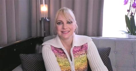 Actor Anna Faris bares all in Super Bowl ad